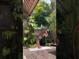 When you wake up early to stand in the sun #yoga #fitness
