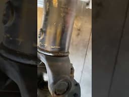💥 Driveshaft Snapped – Spinning at the Yoke! Serious Risk on the Road 🚛