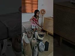 Gawaing bahay po muna tayo 😅.  #comedyreels #funnymoments #gawaingbahay #sipagnabata #PUNGPUNG
