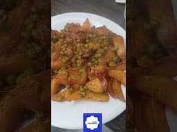 Spicy Potato Wedges with Peas lightly Steamed