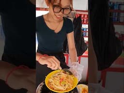 Mouthwatering Papaya Salad #cambodianstreetfood #cambodianfood #cambodianfoodtour