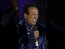 Smokey Robinson - Tears Of A Clown 🎶 Live in Hyde Park 2014 #SmokeyRobinson #TearsOfAClown