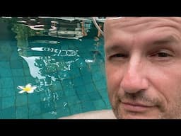 Live aus dem Pool in Bali - ich bin eingesperrt