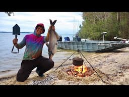 2 DAYS SOLO CATFISHING & CAMPING ON MY BOAT! {Catfish Stew}