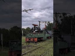 This Train Pulls a Giant Load!