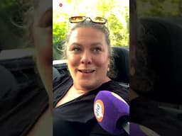 Voetbalfans in de rij voor stadionlampen