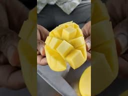 Half red mango 🥭🥭🥭#mango 😋🤤 Indian famous mango 🥭🥭