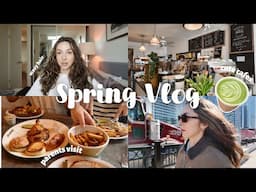 SPRING VLOG 🌷 Cutest Cafes, Wavy Hair Routine, My parents Visit | Weekend in Toronto