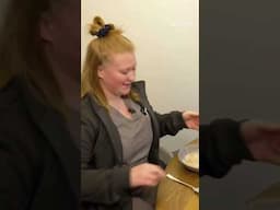 Tierarzthelfer innen verbringen ihren ganzen Arbeitstag mit Tieren!