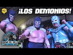 Blue Demon Jr. y Blue Demon III llegan al ring de la Arena del Valle para la lucha estelar