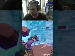 Mongraal finds the golden fish in Fortnite Reload