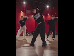 Shiloh Jolie Pitt - APT Bruno Mars / Rosé dance choreography