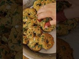 राजस्थानी बाजरे के आटे व हरी मेथी के ढोकले Rajasthani Kadhi Dhokla Recipe #shorts #youtubeshorts