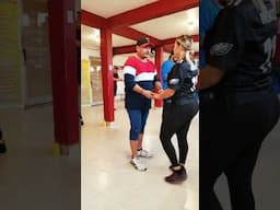 Explicando e Detalle el Paso (BACHATA) Paso de Intermedio de Cumbia