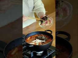 Magazine KOREA | Yukgaejang (spicy beef soup)