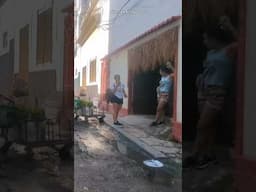 Que pasa en CUBA cuando APARECE un camión con COMIDA