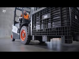 Handle Materials with the D25S-9 | Bobcat | Medium Capacity Forklift | Spotlight