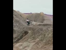 Air time with the Vero Sandler and the new Santa Cruz Bullit