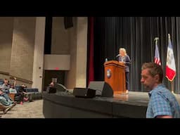 Iowa veteran addresses U.S. Rep. Ashley Hinson in Mason City, IA on 4/24/2025