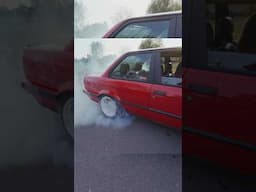 Magi’s first BURNOUT in her BMW E30 325i