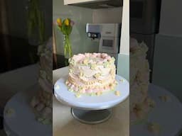 The only request my client had was that the cake feels like spring ☺️ did I nail it? 🤭