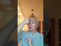 Нажмите на ложбинку