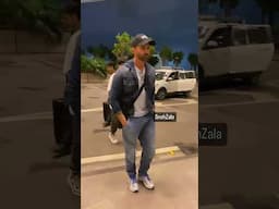 Hrithik and Hridaan snapped at the airport. #HrithikRoshan #bollywood #music #airport