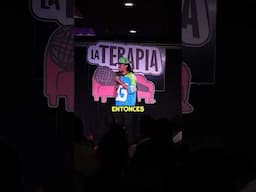loa pantalones de papi estan bien arriba casi en el cuello