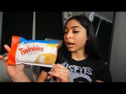 TRYING THE VIRAL TWINKIES MAKEUP LIPKIT ROUTINE