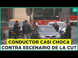 Accidente en la Alameda: Conductor casi impacta escenario de la CUT y retrocede contra el tránsito
