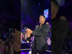 Nice champagne in a simple cup to celebrate a great #Idol season!