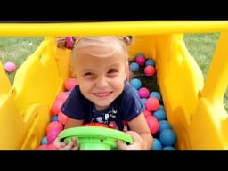Alice and Eva kids pretend play in story about School Bus and others