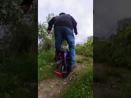 Master V4 - Unexplored trails at an abandoned park - Riding along #euc #pev #begode #riding