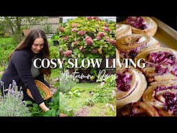 Cosy Slow Living Days in Autumn 🍁🍂 Planting Spring Bulbs, Rainy Days & Baking