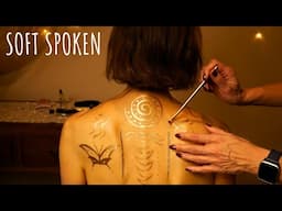 Painting with liquid gold on Elisabeth's skin - ASMR