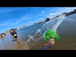 PESCARIA de TARRAFA com os BOTOS atrás das TAINHAS! - Barra de Tramandaí.