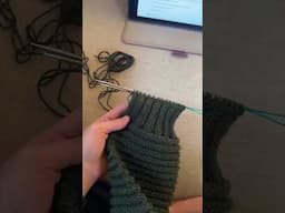 A race to the finish line on my Traveler Hoodie! #knitting #yarnchicken  #travelerhoodie
