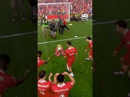 Mohamed Salah's birthday means it's time to give him his flowers again after an incredible season 💐