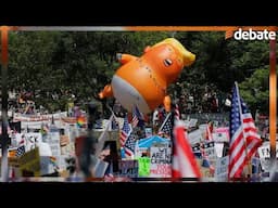 Decenas de miles de manifestantes salen a la calle en EEUU contra el "rey" Trump
