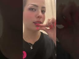 يعزف على اوتار قلبي🎻