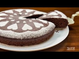 Torta al Cioccolato Morbida e Profumata 🍫 Decorata con Stencil e Zucchero a Velo Per Mille Occasioni