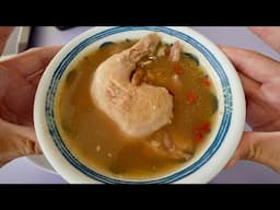 (SHORTS) Great COLLAGEN HERBAL CHICKEN, GRILLED CHICKEN & LAVA EGG at Old Airport Road Food Centre!
