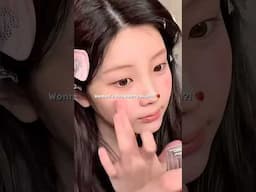 ILLIT Wonhee’s strawberry makeup! #beautyessentials #illit #wonhee #strawberry #blush