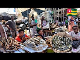 Buying and cooking delicious okro soup with Crabs in Togo west Africa 🌍.