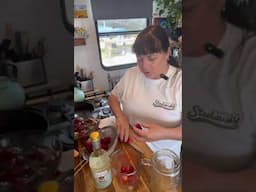 Make Strawberry Vinegar at Home in 5 Minutes!