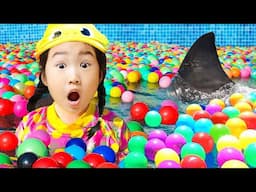 Shark in Swimming pool and other stories for kids