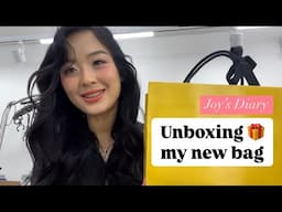 Unboxing my new bag💛🖤