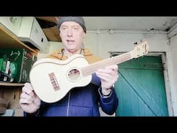 Amahi Spruce Concert Ukulele
