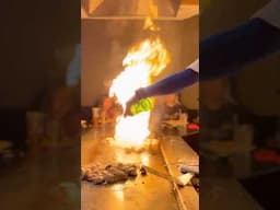 Must See Teppanyaki Trick: Fire High Five! ✋🏻🔥 #japanesefood #kobe #thenomadicfoodie
