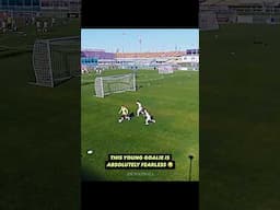 Anak ini harusnya jadi penyerang, bukan kiper #shorts